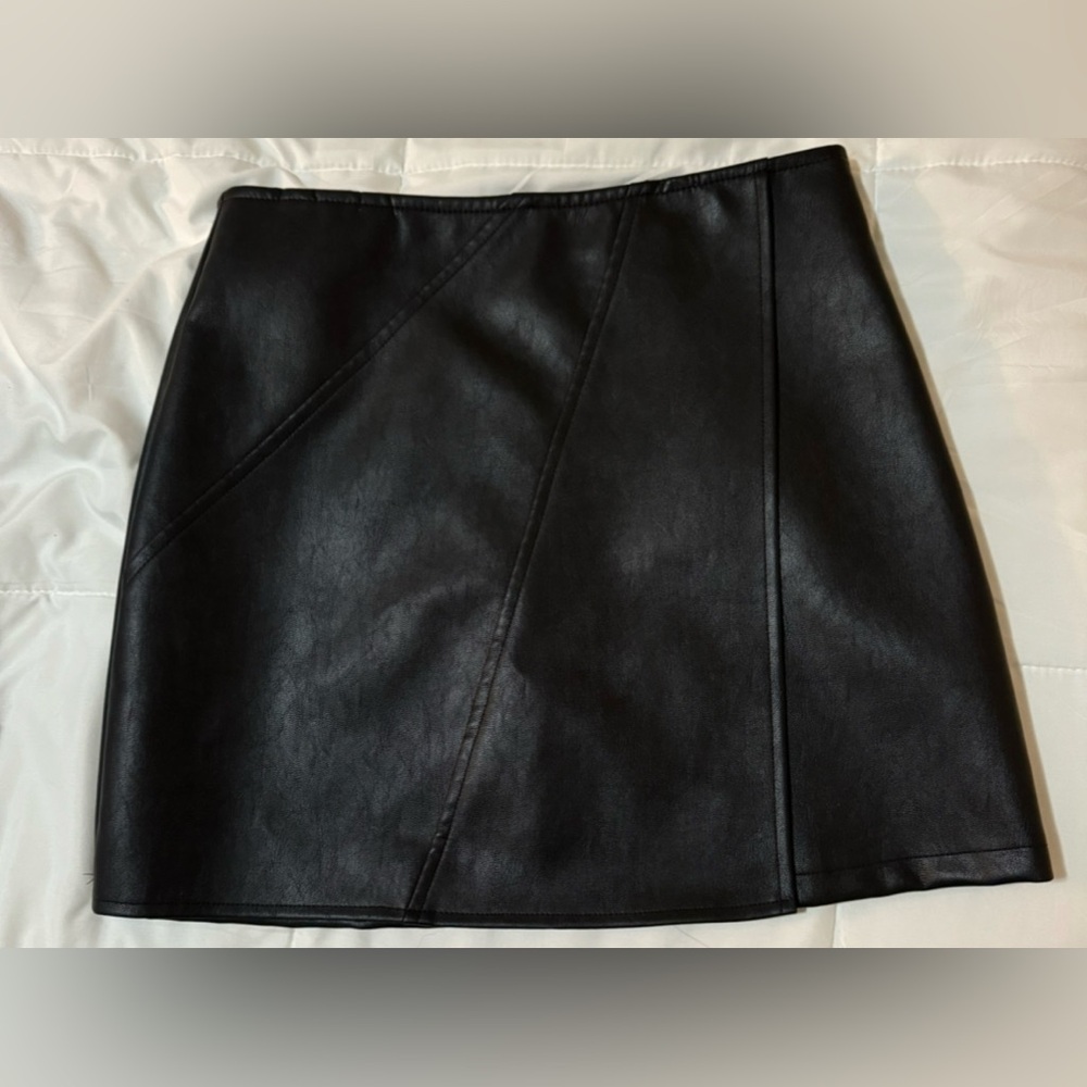 Black leather skirt!